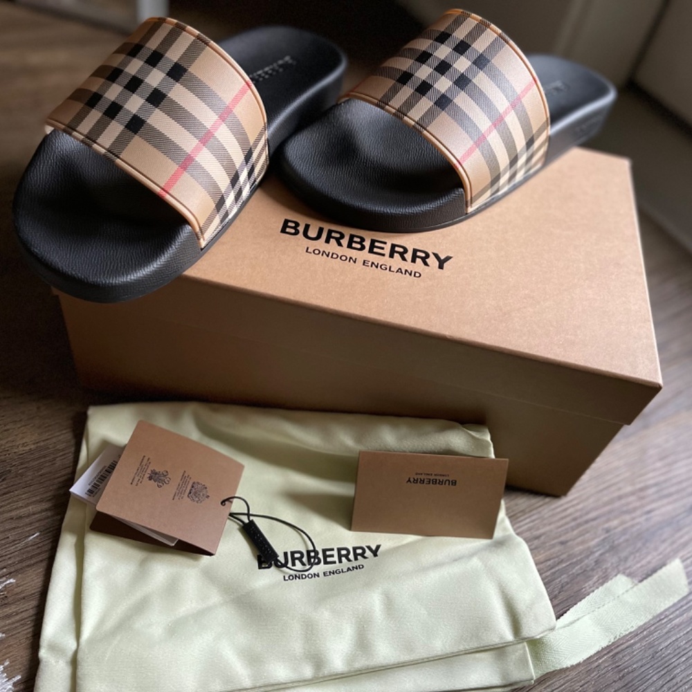Burberry Slides - Picture 4 of 5